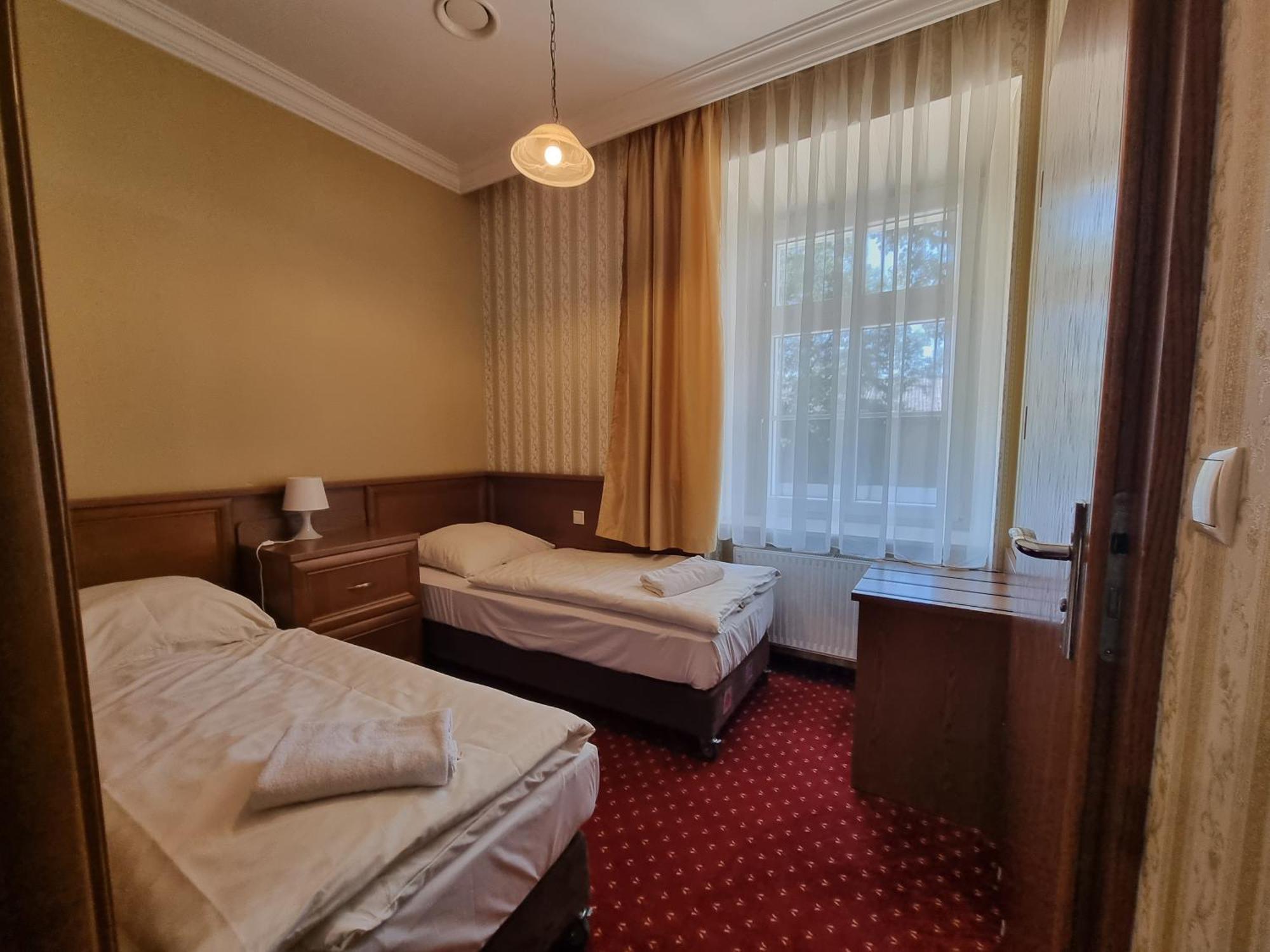 Palac Lucja Bb Zakrzow  Exterior photo